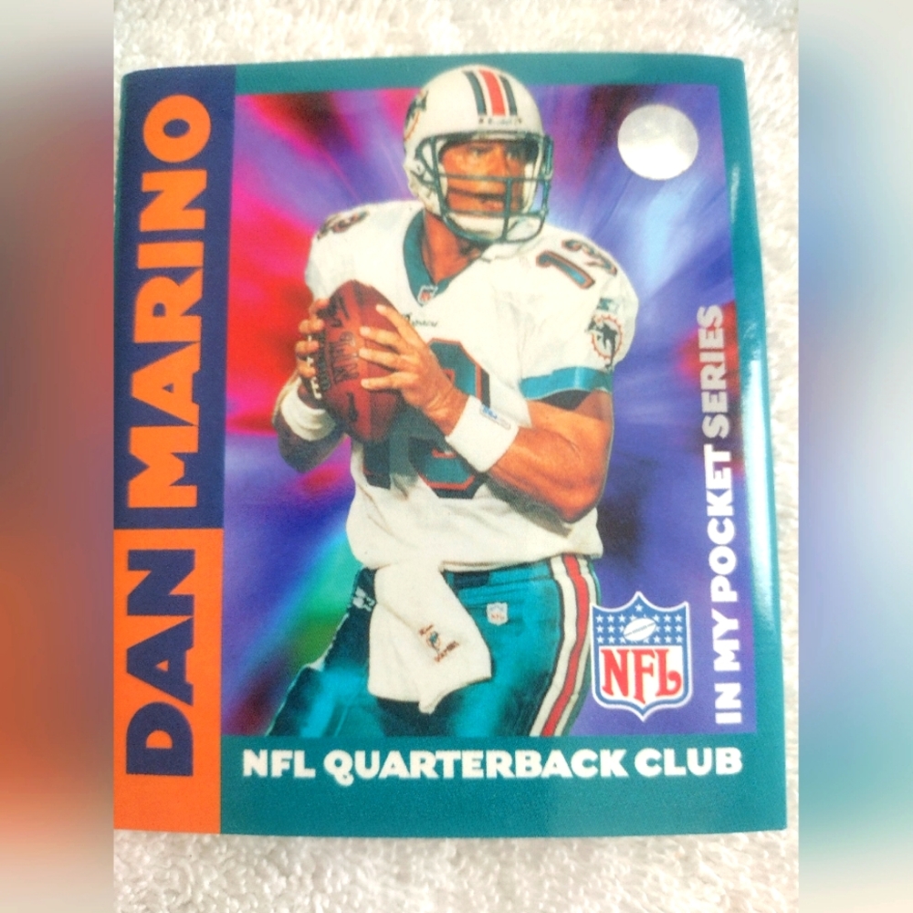 Vintage1998 New DAN MARINO IN MY POCKET SERIES (NFL Quarterback Club)